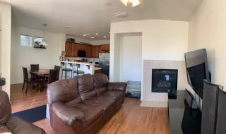 Photo #5: 19076753 Listing 