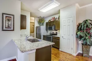 Photo #6: 19076914 Listing 