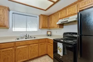 Photo #2: 19077343 Listing