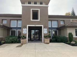 Photo #2: 19077608 Listing