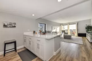 Photo #2: 19077679 Listing