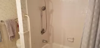 Photo #4: 19077743 Listing