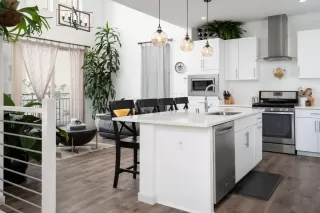 Photo #1: 19077766 Listing