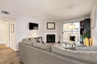 Photo #3: 19078009 Listing