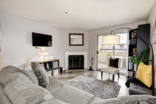 Photo #4: 19078009 Listing