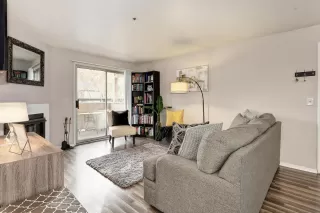 Photo #5: 19078009 Listing