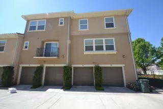 Photo #1: 19078455 Listing