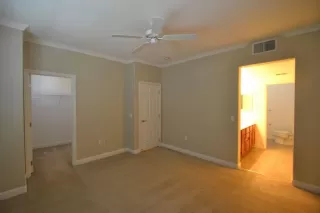 Photo #5: 19078455 Listing