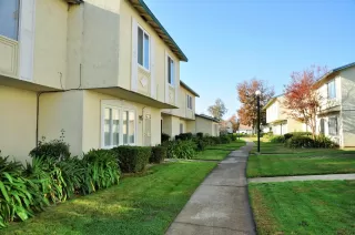 Photo #1: 19078513 Listing