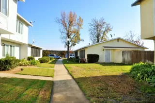 Photo #2: 19078513 Listing