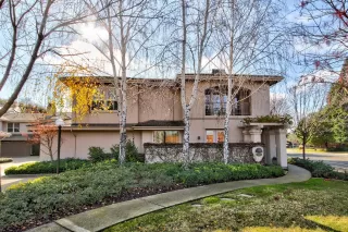 Photo #1: 19078817 Listing