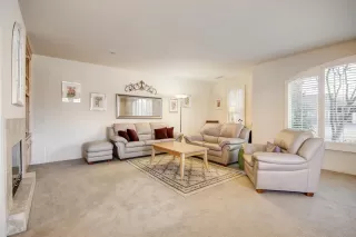 Photo #2: 19078817 Listing