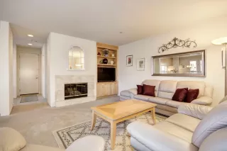 Photo #3: 19078817 Listing