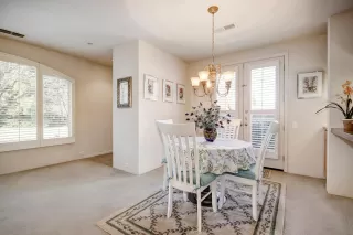 Photo #6: 19078817 Listing