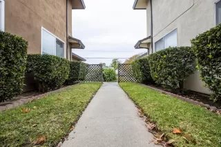 Photo #2: 19079064 Listing