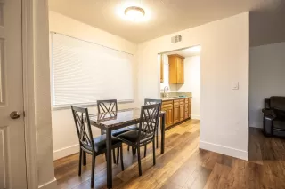 Photo #4: 19079064 Listing