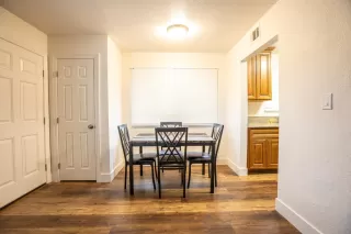 Photo #5: 19079064 Listing