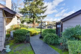 Photo #2: 19079533 Listing 