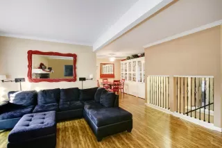 Photo #5: 19080142 Listing