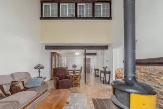 Photo #6: 19080612 Listing