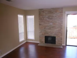 Photo #6: 19080953 Listing