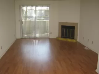 Photo #3: 19081002 Listing