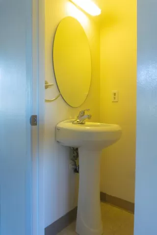 Photo #5: 19081063 Listing