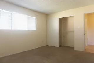 Photo #6: 19081063 Listing