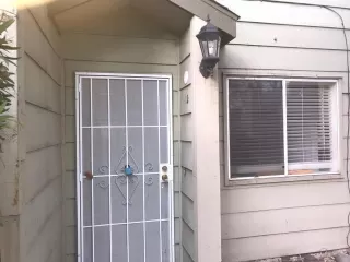 Photo #4: 19081068 Listing