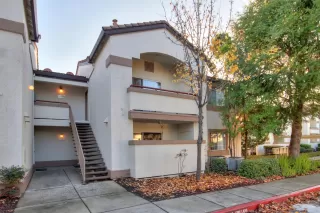 Photo #1: 19081505 Listing