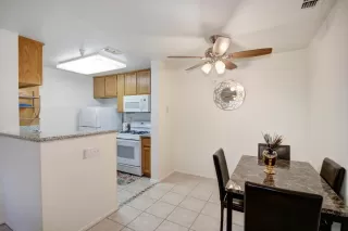 Photo #5: 19081505 Listing