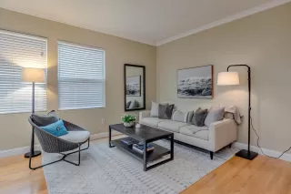 Photo #5: 19081569 Listing