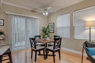 Photo #6: 19081569 Listing