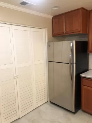 Photo #5: 19081685 Listing 