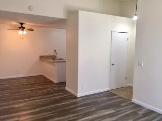 Photo #2: 19081716 Listing 