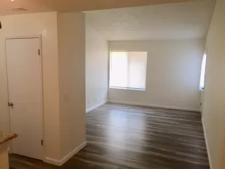 Photo #5: 19081716 Listing 