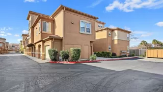 Photo #2: 19081721 Listing