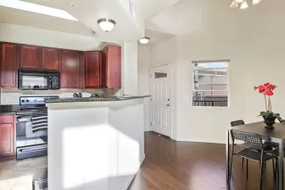 Photo #6: 19081721 Listing
