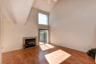 Photo #4: 19082032 Listing 