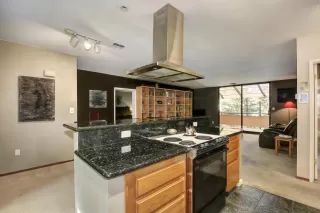 Photo #6: 19082311 Listing