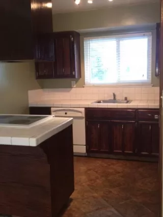 Photo #3: 19082495 Listing