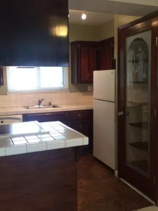 Photo #4: 19082495 Listing