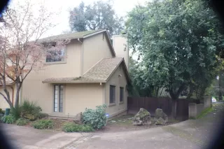 Photo #2: 19082678 Listing