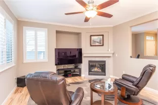 Photo #6: 19083149 Listing