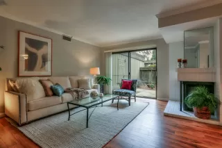 Photo #3: 19083196 Listing