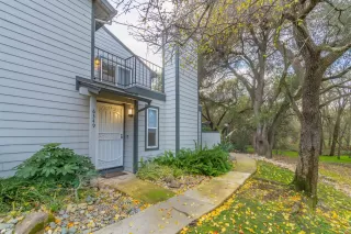 Photo #2: 19083202 Listing