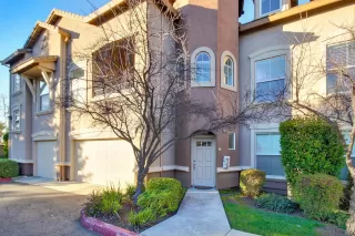 Photo #3: 19083300 Listing