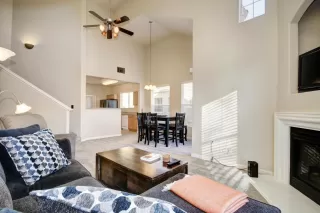 Photo #5: 19083300 Listing