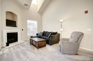 Photo #6: 19083300 Listing