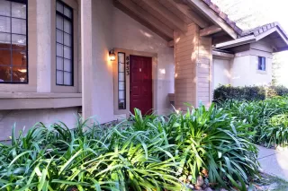 Photo #1: 20000203 Listing